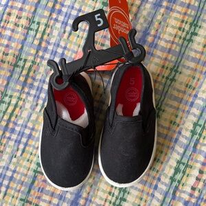 NEW Black Wonder Nation Slip-on Sneakers, size 5 baby boys